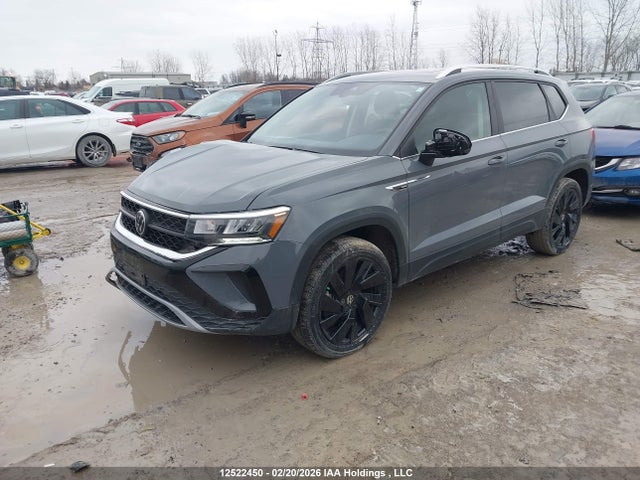 12522450 :رقم المزاد ، 3VVVX7B28RM045238 vin ، 2024 Volkswagen Taos Se مزاد بيع