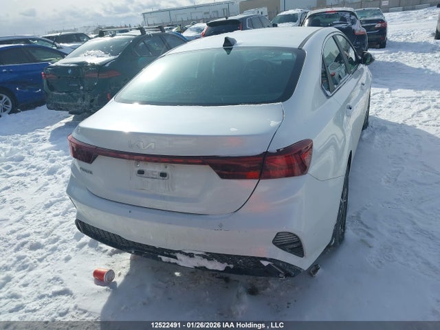 3KPF34AD1NE480929 KIA Forte Gt Line
