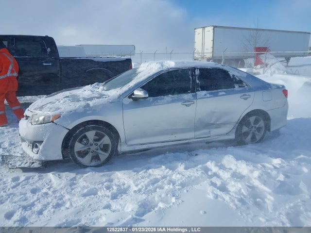12522537 :رقم المزاد ، 4T1BF1FK3CU085866 vin ، 2012 Toyota Camry Se/le/xle مزاد بيع