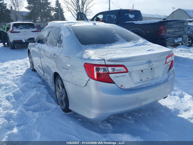 12522537 :رقم المزاد ، 4T1BF1FK3CU085866 vin ، 2012 Toyota Camry Se/le/xle مزاد بيع