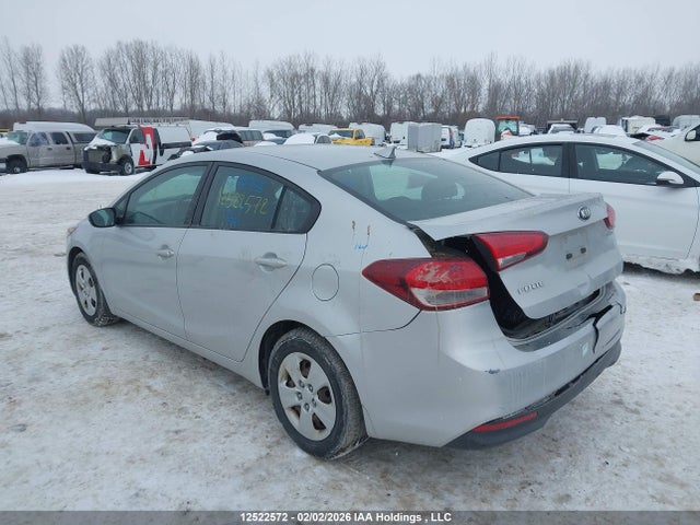 KIA Forte 2017 3KPFK4A70HE087439 Image 3
