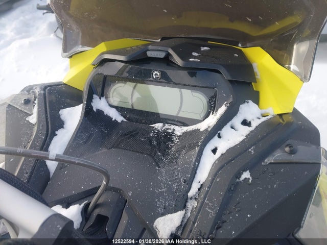2BPSUAME9MV000008 Skidoo Skidoo