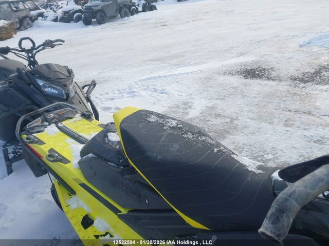 2BPSUAME9MV000008 Skidoo Skidoo