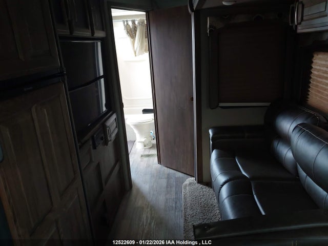 Keystone Cougar 2017 4YDT29B2BHC509030 Image 8