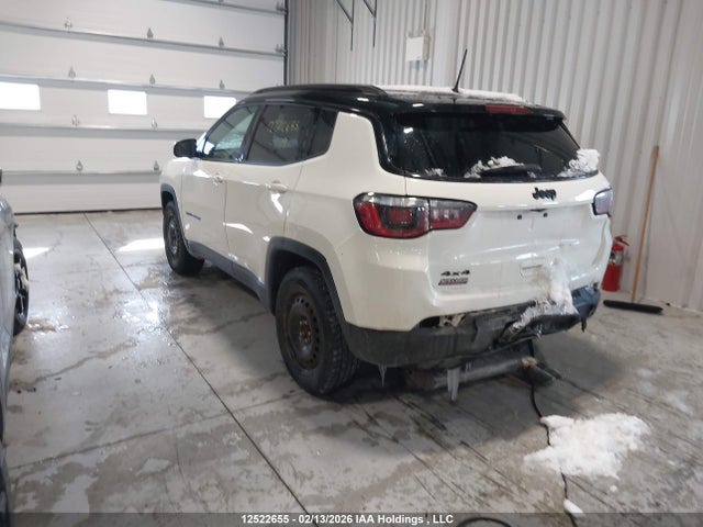 3C4NJDBBXKT621261 Jeep Compass Latitude