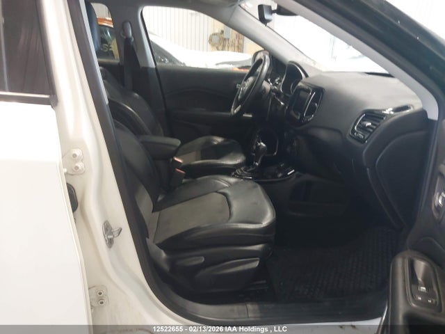 3C4NJDBBXKT621261 Jeep Compass Latitude