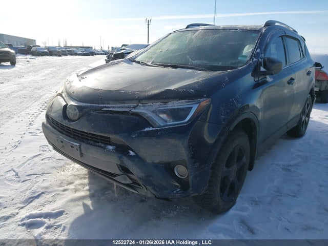 2T3RFREV1JW785964 Toyota Rav4 Adventure/xle