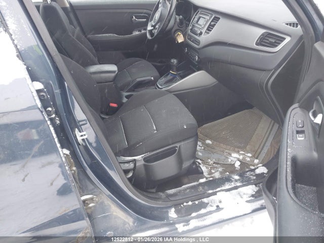 KNAHT8A31G7134533 KIA Rondo