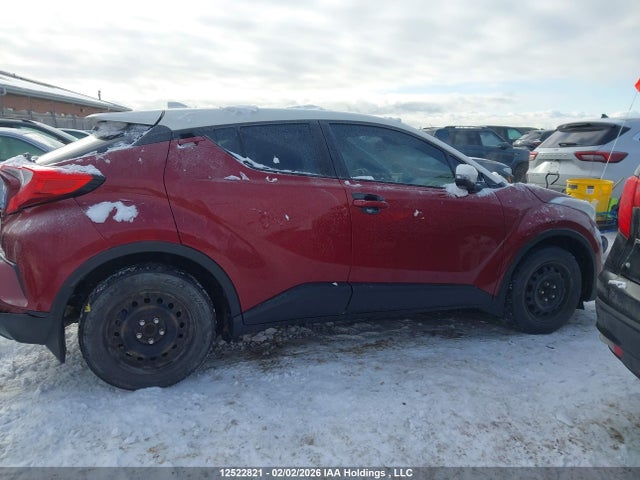 12522821 :رقم المزاد ، NMTKHMBX0JR014352 vin ، 2018 Toyota C-hr Xle/xle Premium مزاد بيع
