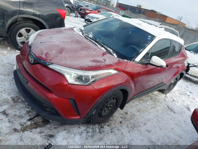 12522821 :رقم المزاد ، NMTKHMBX0JR014352 vin ، 2018 Toyota C-hr Xle/xle Premium مزاد بيع