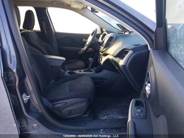 1C4PJMCXXJD536315 Jeep Cherokee Latitude