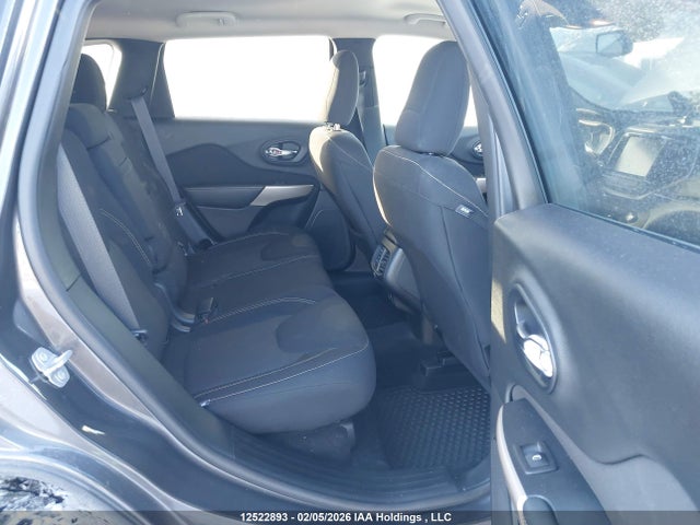 1C4PJMCXXJD536315 Jeep Cherokee Latitude