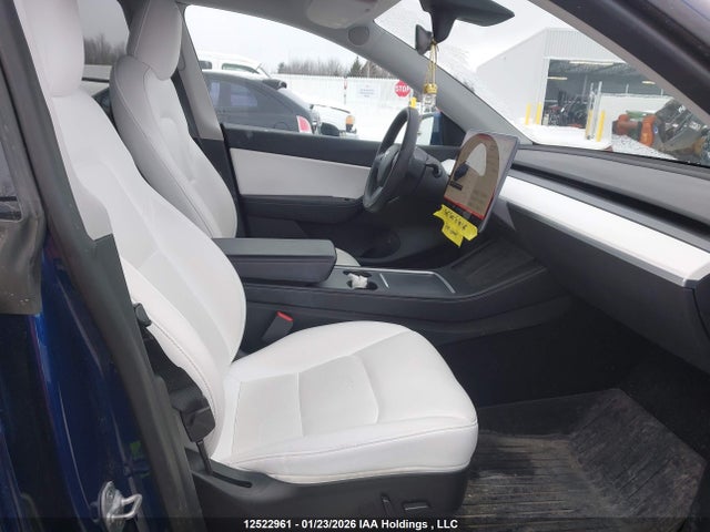 7SAYGDEE9NF447965 Tesla Model Y Long Range