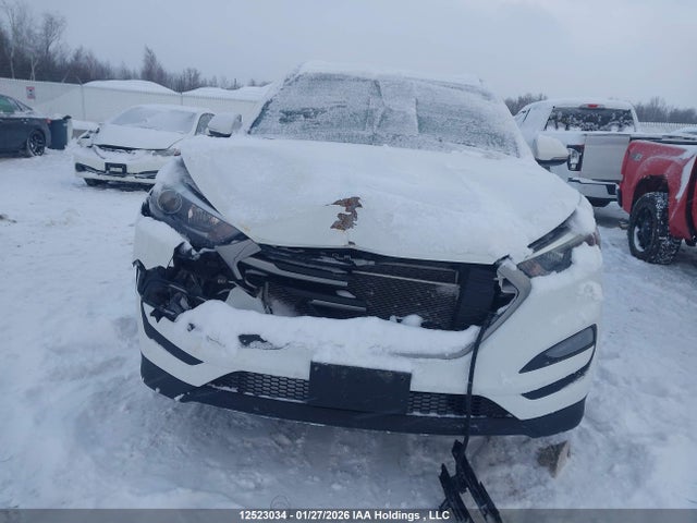 KM8J33A46HU478390 Hyundai Tucson Premium