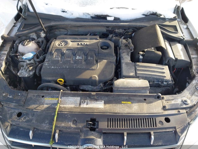 1VWBV7A34FC083822 Volkswagen PASSAT SE