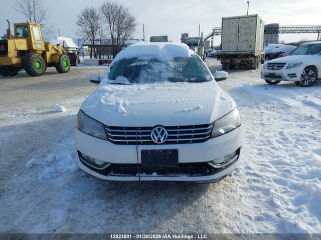 1VWBV7A34FC083822 Volkswagen PASSAT SE