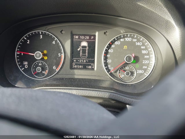 1VWBV7A34FC083822 Volkswagen PASSAT SE