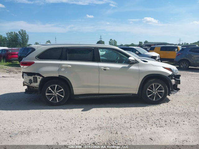 12523088 :رقم المزاد ، 5TDJZRFH8HS517597 vin ، 2017 Toyota Highlander Xle مزاد بيع