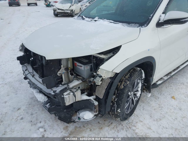 12523088 :رقم المزاد ، 5TDJZRFH8HS517597 vin ، 2017 Toyota Highlander Xle مزاد بيع