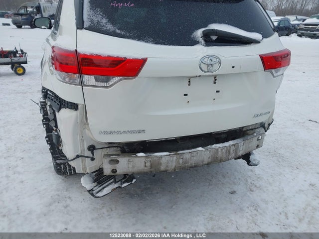 12523088 :رقم المزاد ، 5TDJZRFH8HS517597 vin ، 2017 Toyota Highlander Xle مزاد بيع