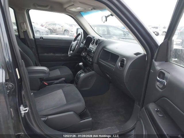 1C4NJRAB3FD100859 Jeep Patriot Sport/north