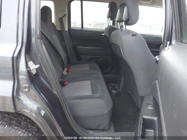 1C4NJRAB3FD100859 Jeep Patriot Sport/north