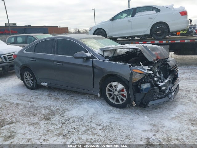 Hyundai Sonata Essential 2019 5NPE24AF4KH790824 Image 13