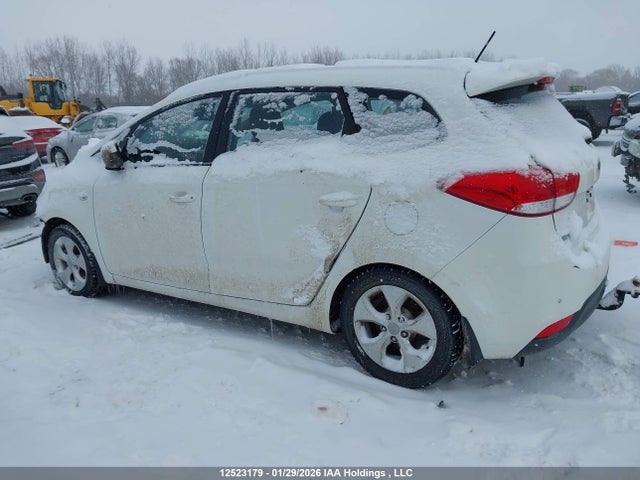 KNAHT8A35E7014067 KIA Rondo Lx