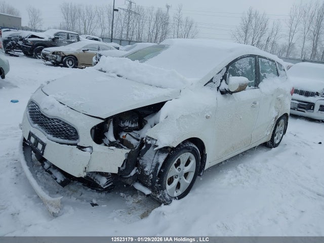 KNAHT8A35E7014067 KIA Rondo Lx