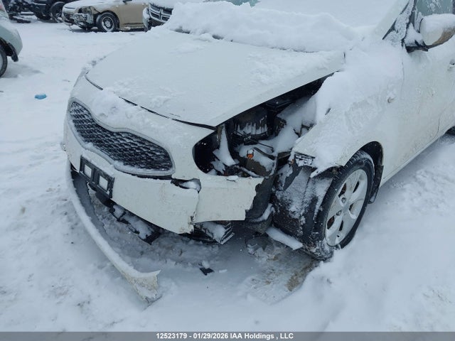 KNAHT8A35E7014067 KIA Rondo Lx