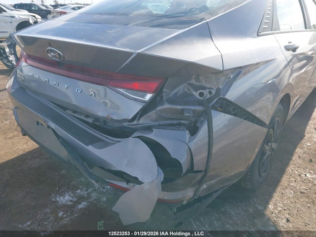KMHLM4AG3PU605956 Hyundai ELANTRA SEL