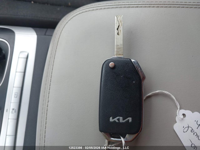 KNDNB5H37P6246966 KIA Carnival Lx/lx+