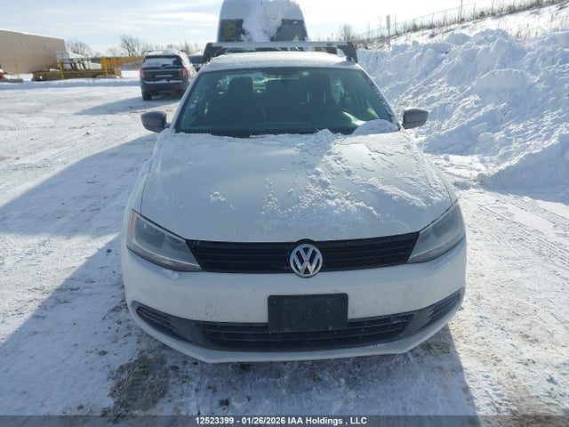 2013 Volkswagen Jetta S მანქანა იყიდება აუქციონზე, vin: 3VW2K7AJ3DM426039, აუქციონის ნომერი: 12523399