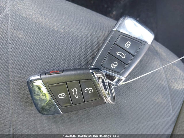 3VW8T7BU6RM017413 Volkswagen Jetta 40th Anniversary