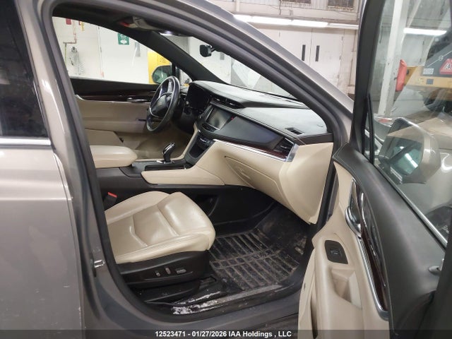 1GYKNDRS3HZ308870 Cadillac XT5
