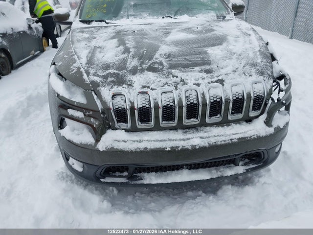 1C4PJMCS5FW592601 Jeep Cherokee