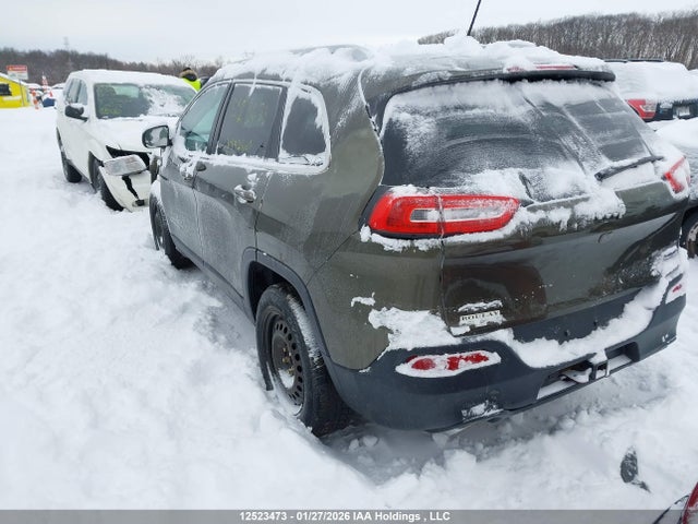 1C4PJMCS5FW592601 Jeep Cherokee