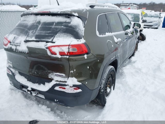 1C4PJMCS5FW592601 Jeep Cherokee