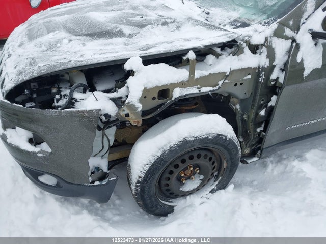 1C4PJMCS5FW592601 Jeep Cherokee