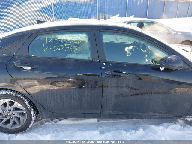 KMHLM4DG1SU027358 Hyundai Elantra