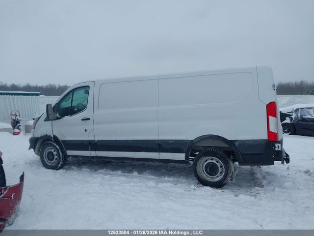 1FTBR1Y82SKB17228 Ford Transit T-250