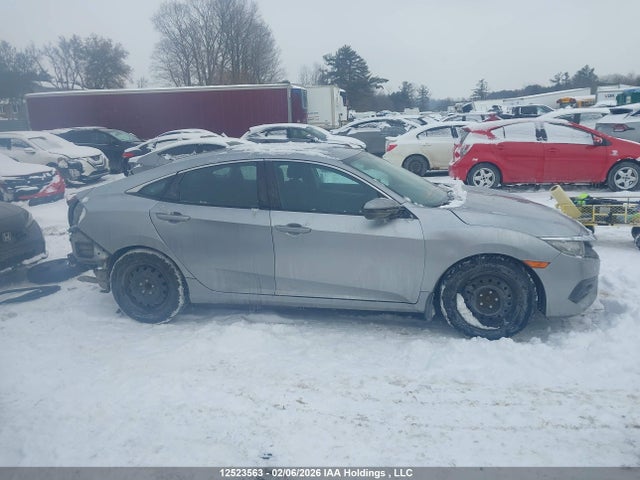 Honda Civic 2018 2HGFC2F51JH044121 Image 14