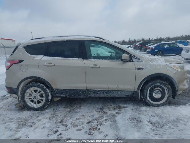 1FMCU0GD7HUB69569 Ford ESCAPE SE