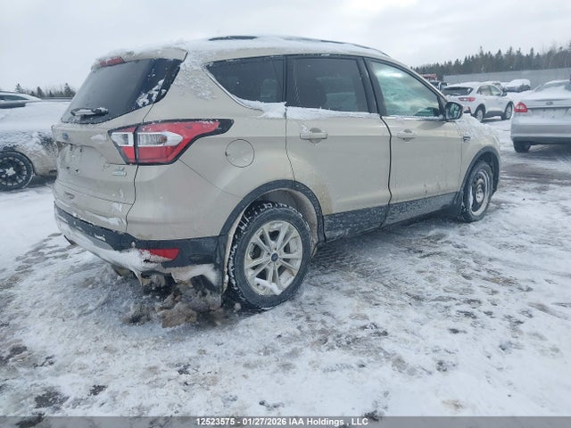 1FMCU0GD7HUB69569 Ford ESCAPE SE