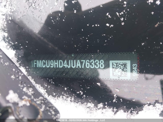 1FMCU9HD4JUA76338 Ford ESCAPE SEL