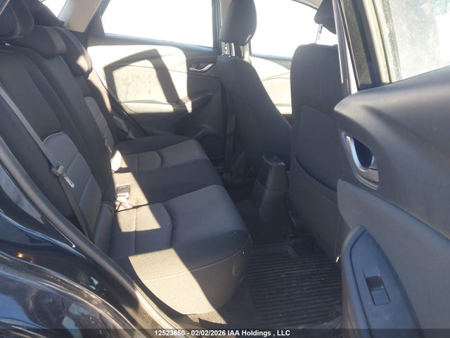 JM1DKBC72G0118271 Mazda CX-3