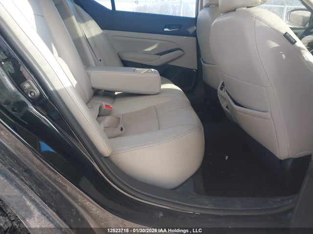 1N4BL4FW0NN351137 Nissan Altima Platinum