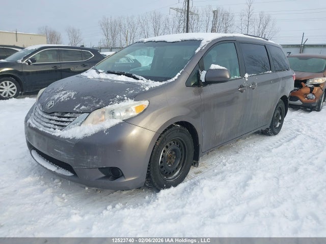 5TDKK3DC1FS668369 Toyota Sienna