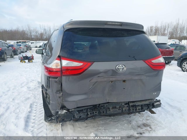 5TDKK3DC1FS668369 Toyota Sienna