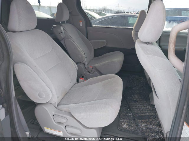 5TDKK3DC1FS668369 Toyota Sienna